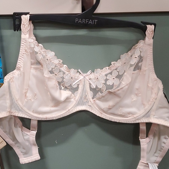 Pink Juliette bra - Picture 1 of 2